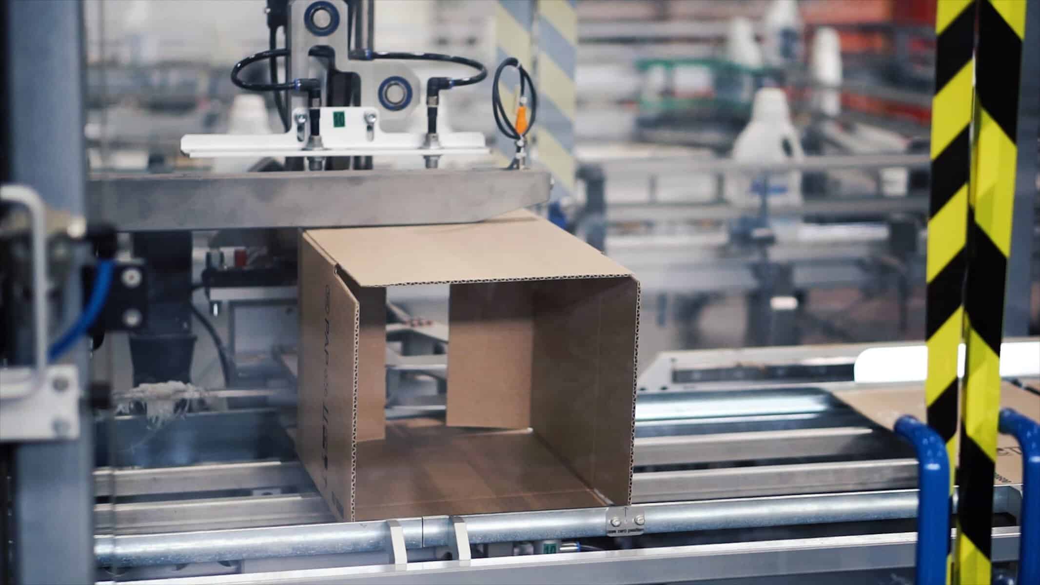 Cardboard,Package,Box,Packing,Machine.,Clip.,Box,Forming,Production,Line